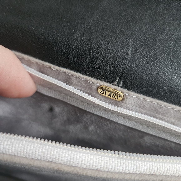 Vintage Black and Purple Shell-inspired Crossbody Bag - Picture 4 of 5